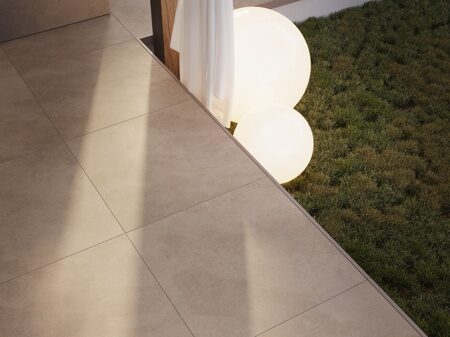 int_stonehouse_a17880_1_2